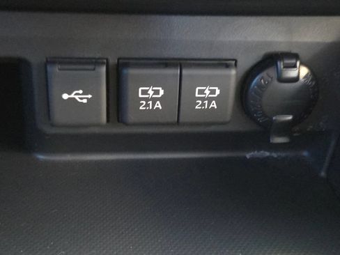 Used 2020 Toyota Highlander XLE AWD/4WD image 51