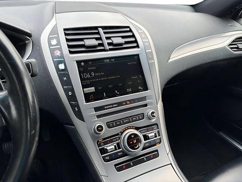Used 2017 Lincoln MKZ Premiere FWD image 12