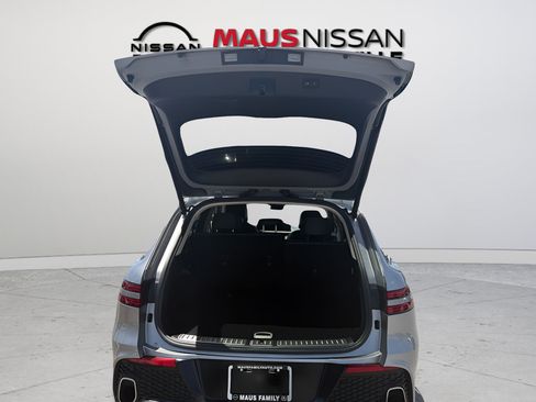 Used 2025 Genesis GV70 2.5T AWD/4WD image 12