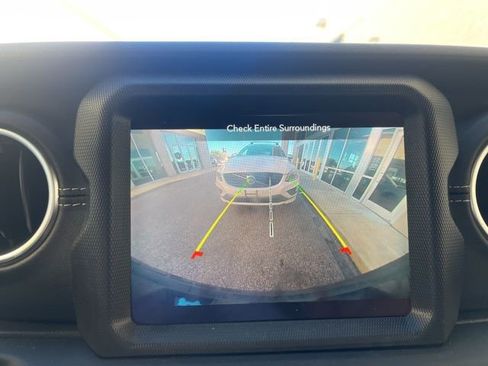 Used 2023 Jeep Wrangler Unlimited Sahara w/ Cold Weather Group image 14