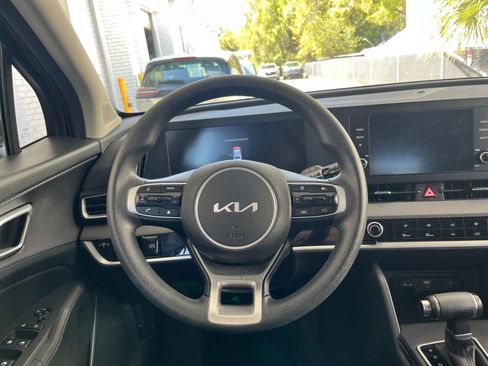 Used 2025 Kia Sportage LX image 27