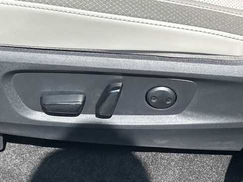 New 2026 Nissan Pathfinder SL AWD/4WD image 17