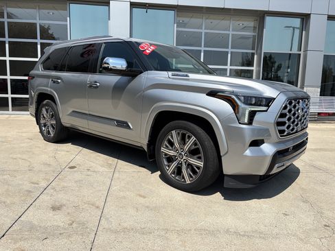 Used 2023 Toyota Sequoia Capstone AWD/4WD image 2
