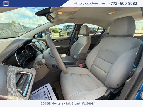 Used 2017 Chevrolet Cruze LT FWD image 12