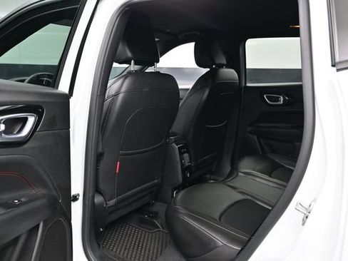 Used 2025 Jeep Compass Trailhawk AWD/4WD image 20