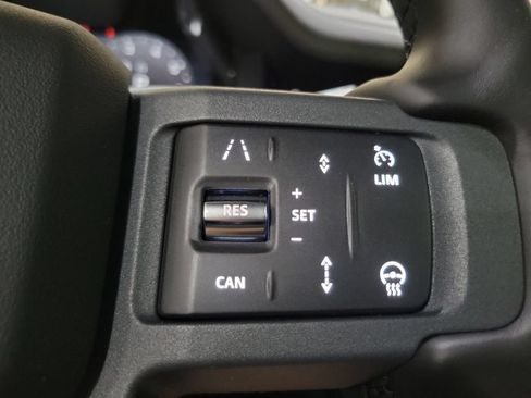New 2026 Land Rover Defender 90 X-Dynamic SE AWD/4WD image 16