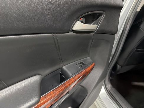 Used 2011 Honda Crosstour EX-L image 32