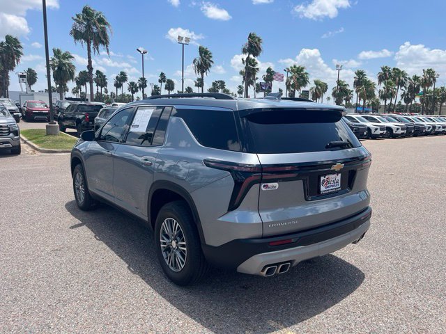 Used 2025 Chevrolet Traverse LT FWD image 6