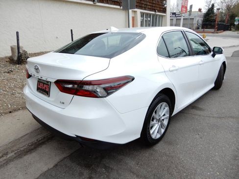 Used 2022 Toyota Camry LE FWD image 5