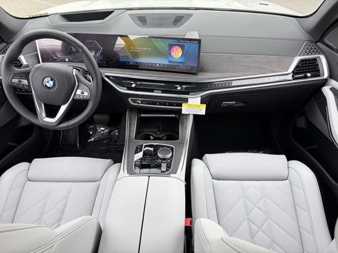 Used 2026 BMW X5 xDrive40i AWD/4WD image 15