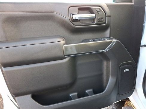 Used 2020 GMC Sierra 1500 AT4 w/ Off-Road Performance Package image 13