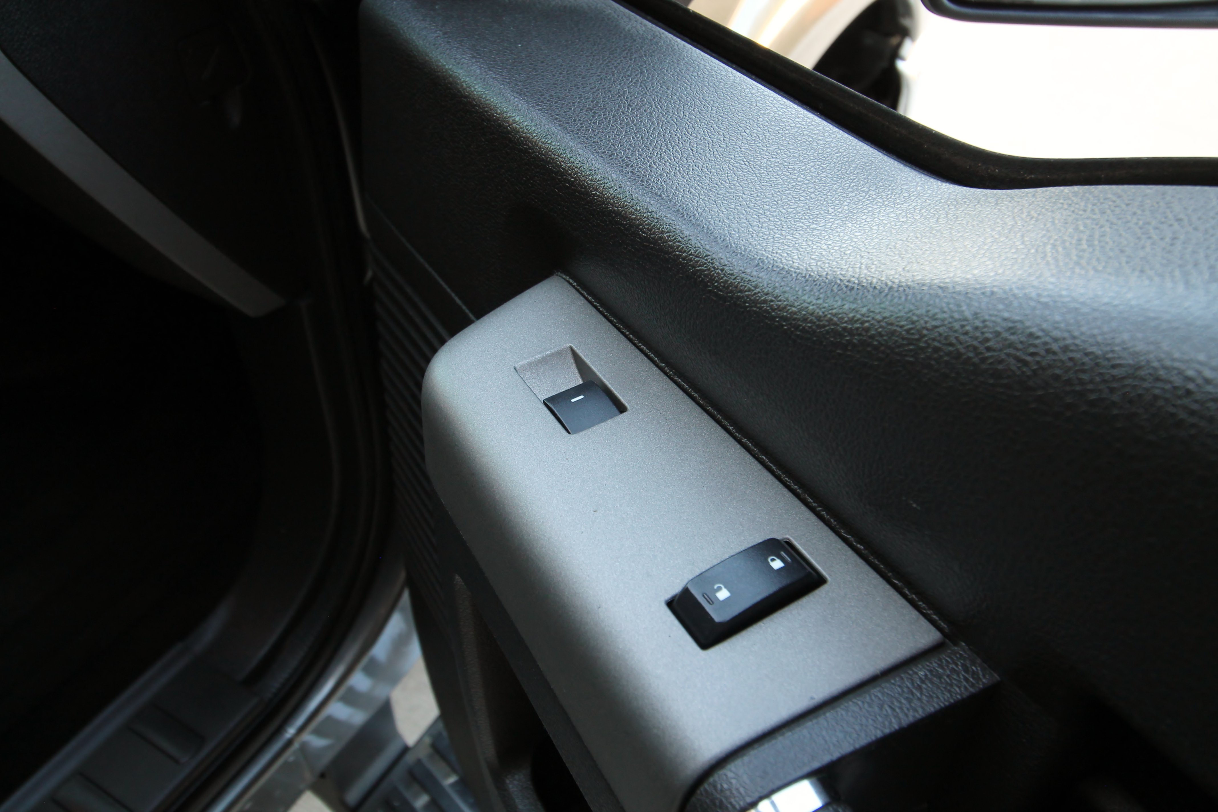 Used 2012 Ford F250 Lariat w/ Chrome Pkg AWD/4WD image 37