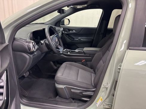 Used 2025 Chevrolet Equinox LT image 15