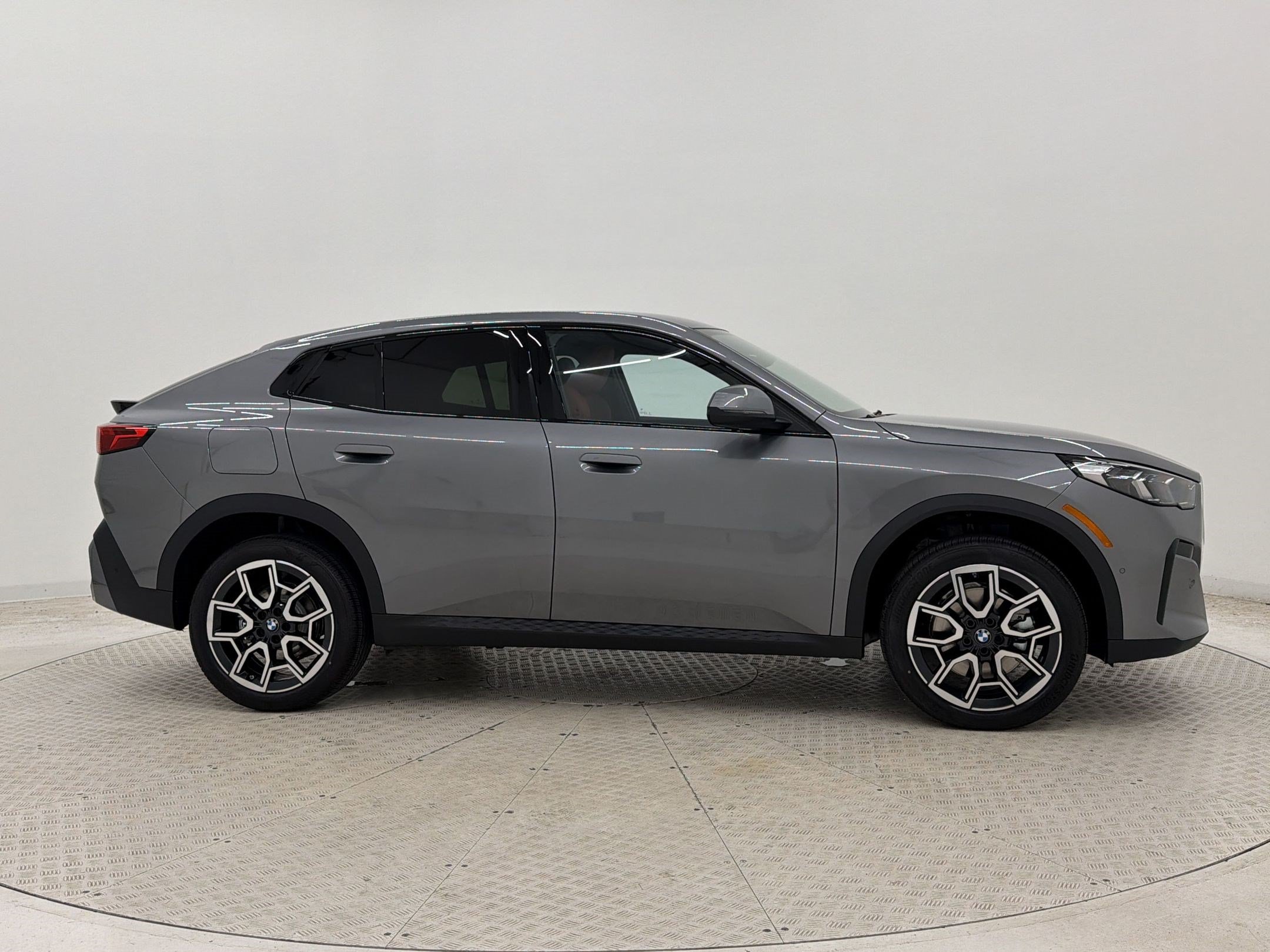 New 2026 BMW X2 xDrive28i w/ Convenience Package AWD/4WD image 8