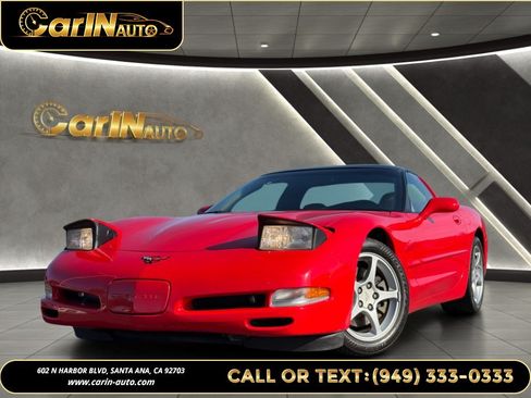 Used 2001 Chevrolet Corvette Coupe w/ Preferred Equipment Group1 RWD image 2