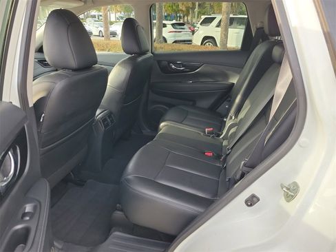 Used 2020 Nissan Rogue SL w/ Premium Package image 11