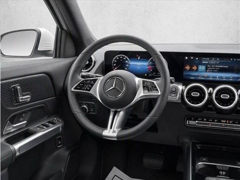 Used 2026 Mercedes-Benz GLB 250 image 29