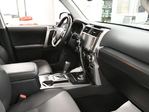 Certified 2024 Toyota 4Runner SR5 Premium image 28