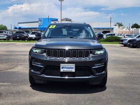 Used 2023 Jeep Grand Cherokee Limited AWD/4WD image 2