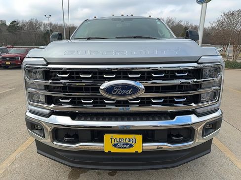 Used 2024 Ford F350 Lariat image 2