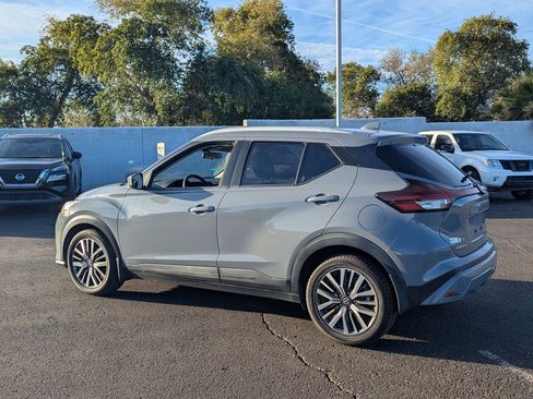 Used 2021 Nissan Kicks SV image 4