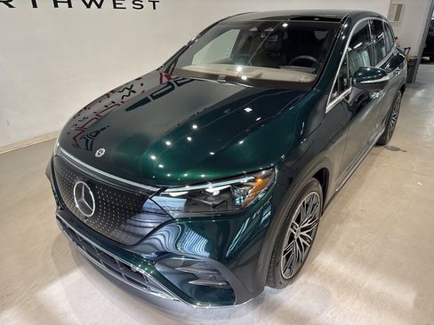 Used 2023 Mercedes-Benz EQE 500 4MATIC SUV w/ Pinnacle Trim Package image 9