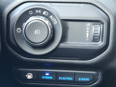 Used 2023 Jeep Wrangler Unlimited Rubicon 4xe image 25