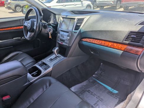 Used 2011 Subaru Outback 2.5i Limited AWD/4WD image 29