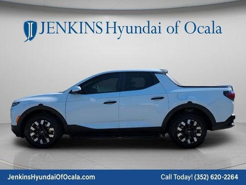 Certified 2025 Hyundai Santa Cruz SE FWD image 6