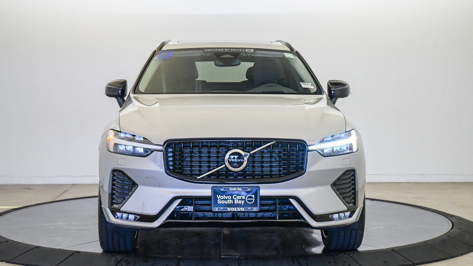 Certified 2023 Volvo XC60 B5 Ultimate w/ Climate Package FWD image 7