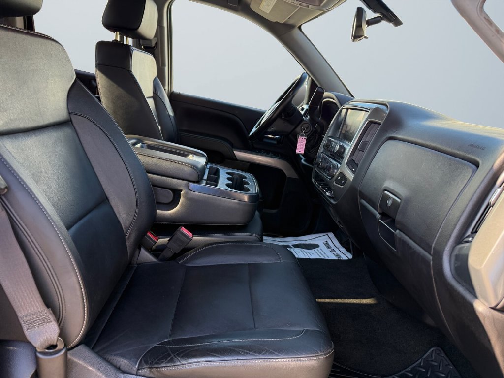 Used 2018 Chevrolet Silverado 1500 LT w/ Midnight Edition AWD/4WD image 15