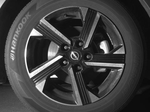 Used 2025 Nissan Sentra SV FWD image 16