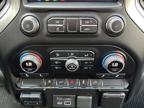 Used 2021 Chevrolet Silverado 1500 LT w/ Convenience Package II image 29