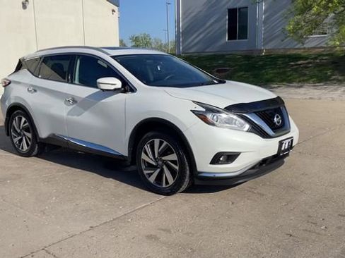 Used 2017 Nissan Murano AWD image 2