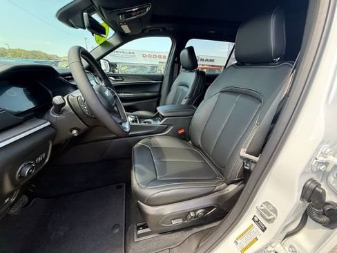 New 2026 Jeep Grand Cherokee L Limited AWD/4WD image 9
