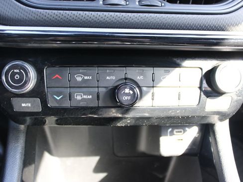 Used 2025 Jeep Compass Trailhawk w/ Trailer Tow Group AWD/4WD image 43