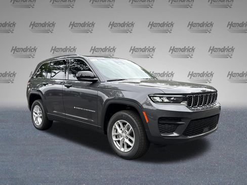 New 2026 Jeep Grand Cherokee Laredo X RWD image 2