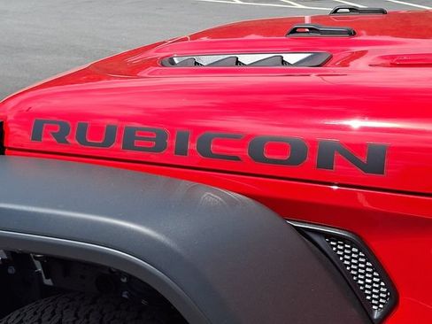 Used 2025 Jeep Wrangler Unlimited Rubicon AWD/4WD image 30