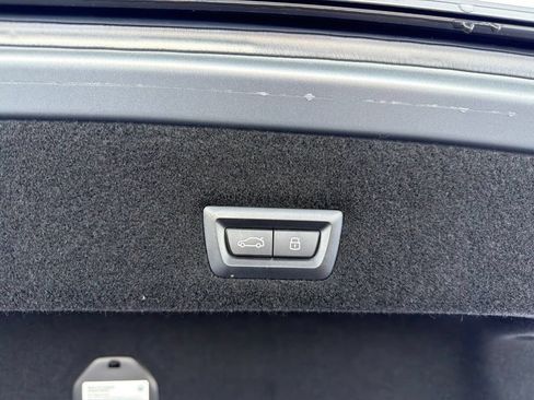 Used 2023 BMW 760i xDrive w/ Luxury Rear Seating Package AWD/4WD image 25