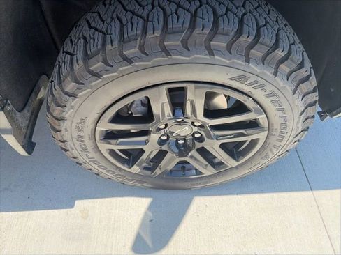 Used 2024 Chevrolet Silverado 1500 LT Trail Boss w/ Convenience Package II AWD/4WD image 10