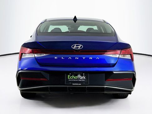Used 2025 Hyundai Elantra SEL FWD image 7