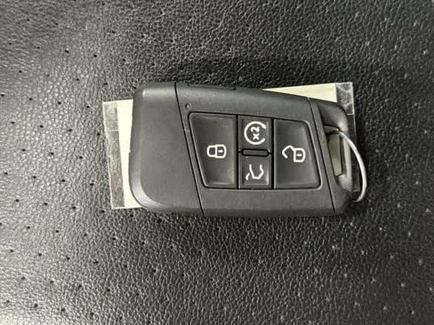 Used 2022 Volkswagen Tiguan SE FWD image 30