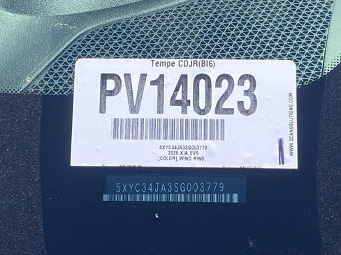 Used 2025 Kia EV6 Wind RWD image 31