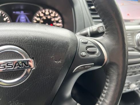 Used 2020 Nissan Pathfinder SL AWD/4WD image 31