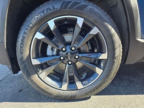 Used 2025 Chevrolet Equinox RS w/ Safety and Technology Package AWD/4WD image 8