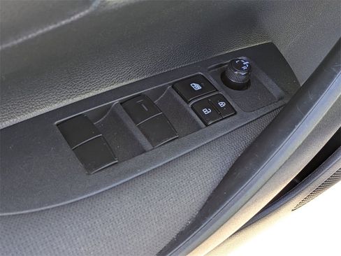 Used 2023 Toyota Corolla LE image 13