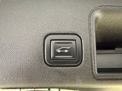 Used 2020 GMC Terrain Denali w/ GMC Pro Grade Package AWD/4WD image 37