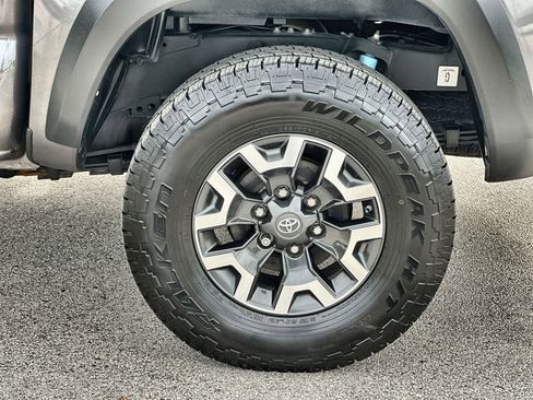 Used 2021 Toyota Tacoma TRD Off-Road w/ Technology Package AWD/4WD image 32