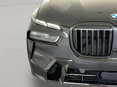 Used 2026 BMW X7 xDrive40i w/ M Sport Package image 3