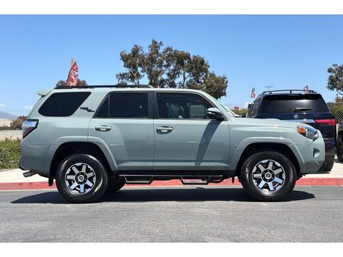 Used 2023 Toyota 4Runner TRD Off-Road Premium w/ Off Road Premium Plus Package AWD/4WD image 3